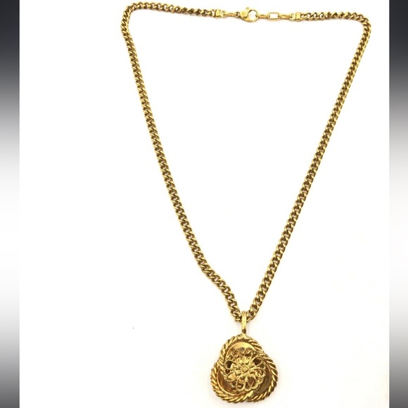 MCM Flower Logo Pendant - Picture 5 of 10